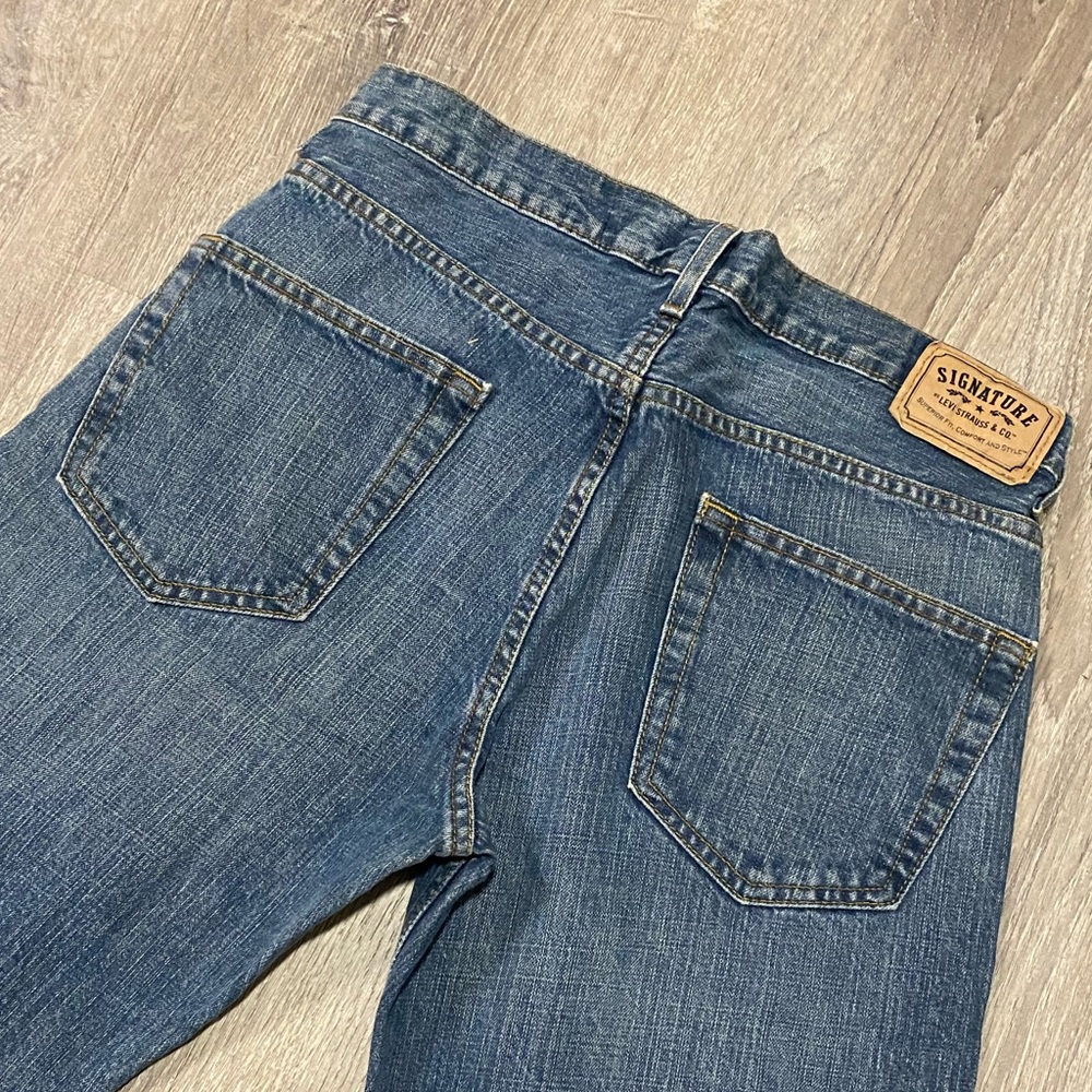 Signature by Levi Strauss Straight Leg Jeans | 32x32 Medium Wash Denim - Picture 7 of 7